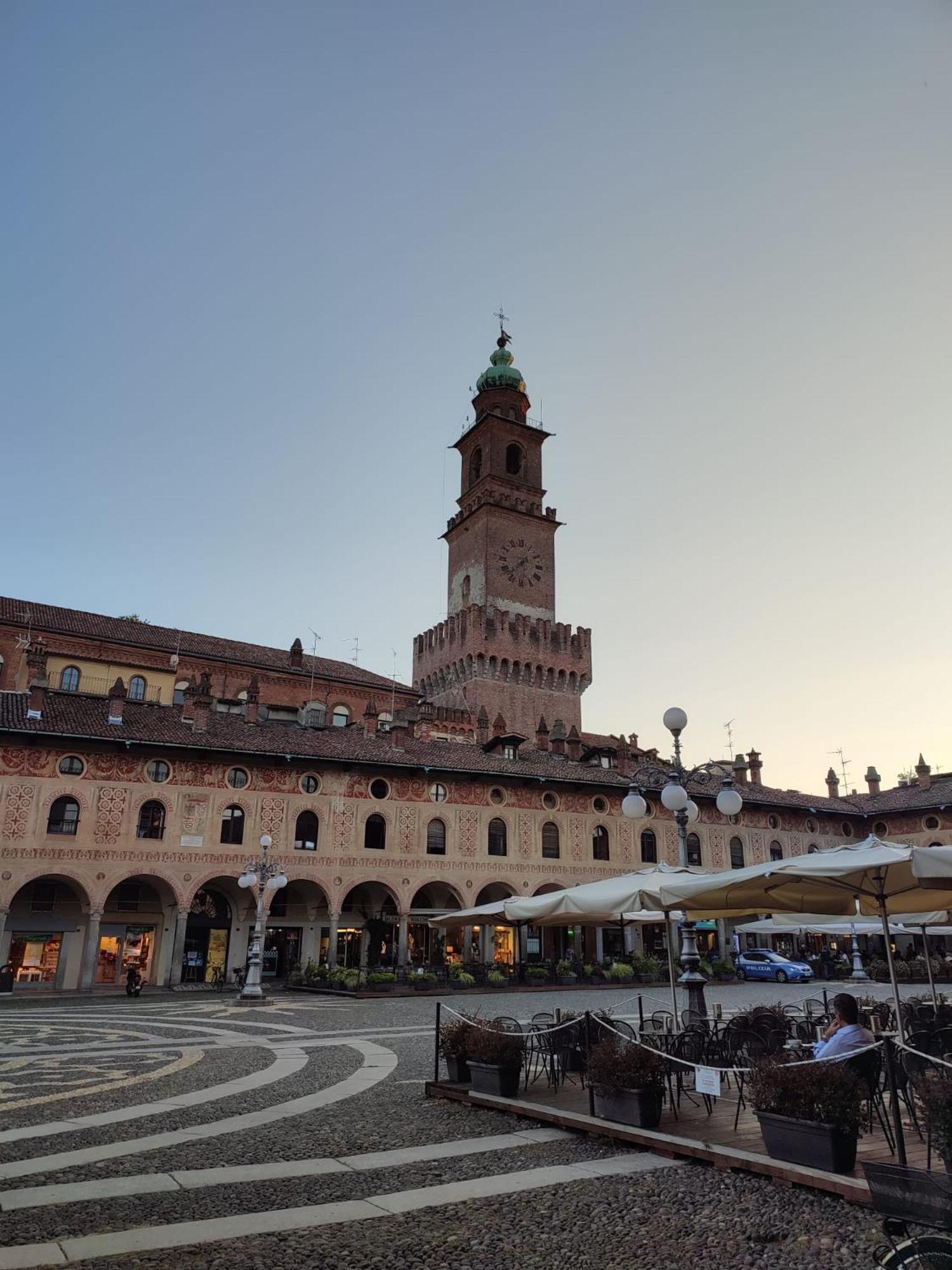 维杰瓦诺Il Castello Delle Dame - Il Maschio公寓 外观 照片